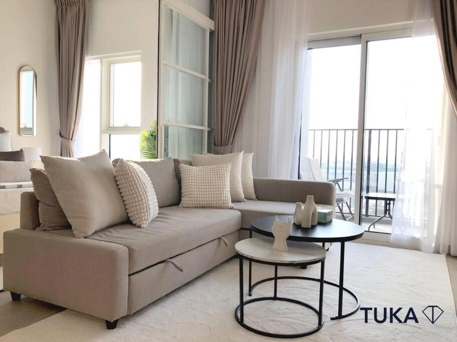 Holiday home Stunning 2-bhk Golfville At Hills Prime *