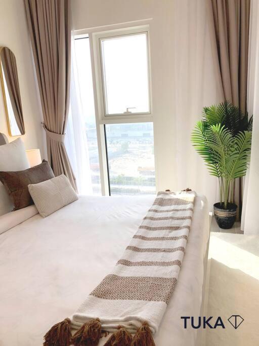 Stunning 2-bhk Golfville At Hills Prime *