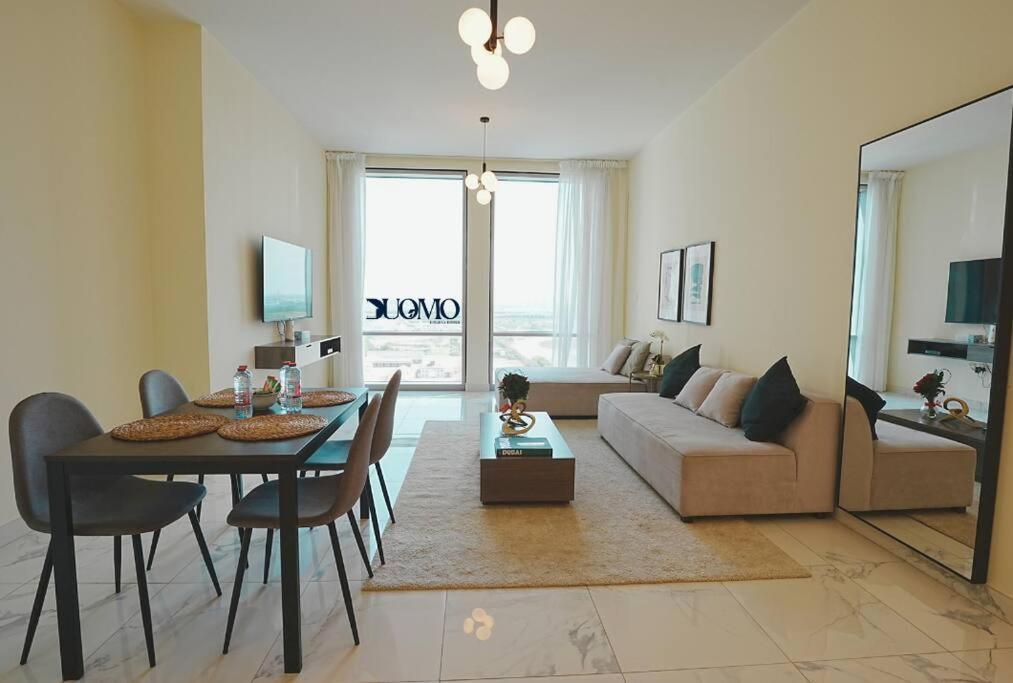 Myduomo- 2br Near Downtown, With & Pool Views-1109