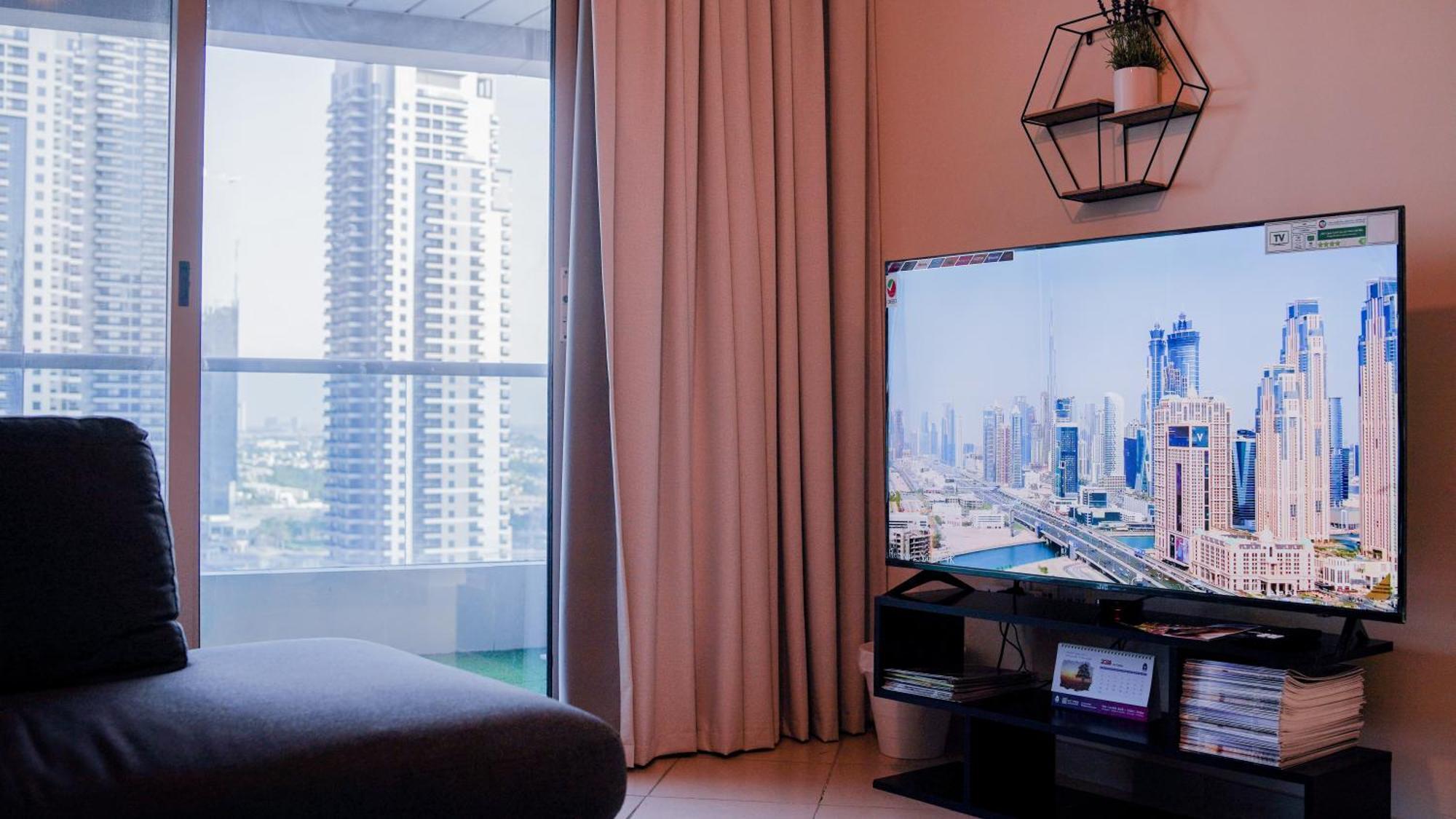 Spacious 2 Bed At Marina High Floor Apartment *