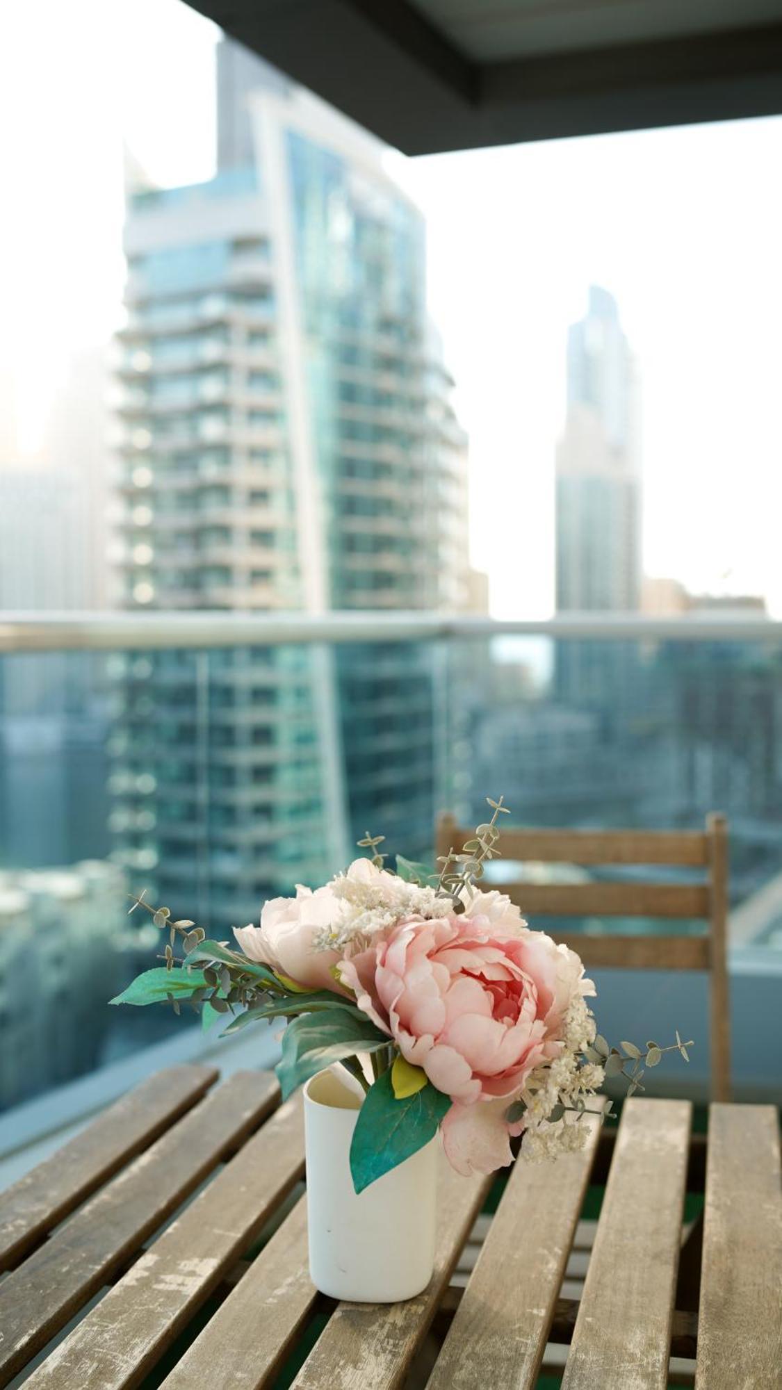 Spacious 2 Bed At Marina High Floor