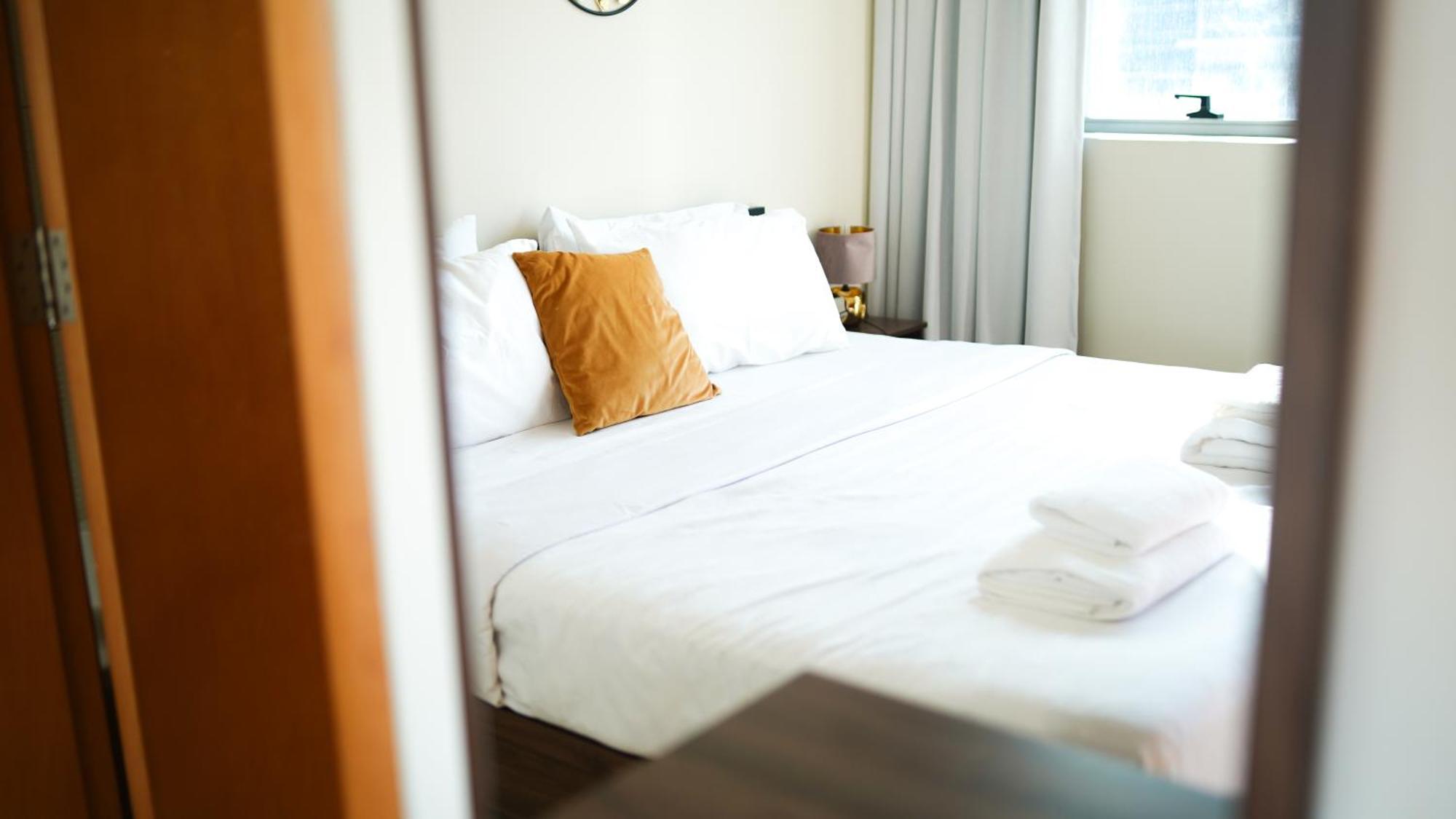 Spacious 2 Bed At Marina High Floor Apartment Dubai