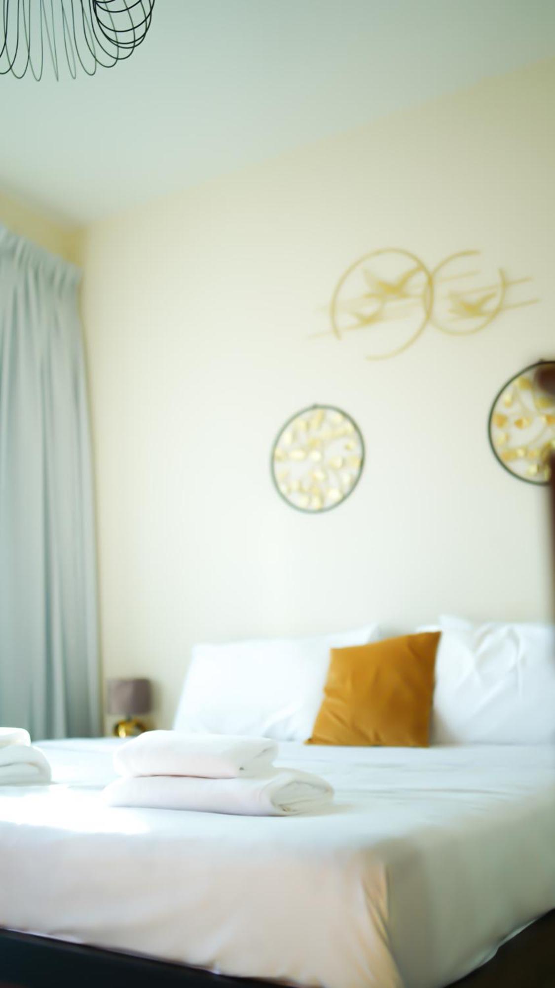 Spacious 2 Bed At Marina High Floor * Dubai