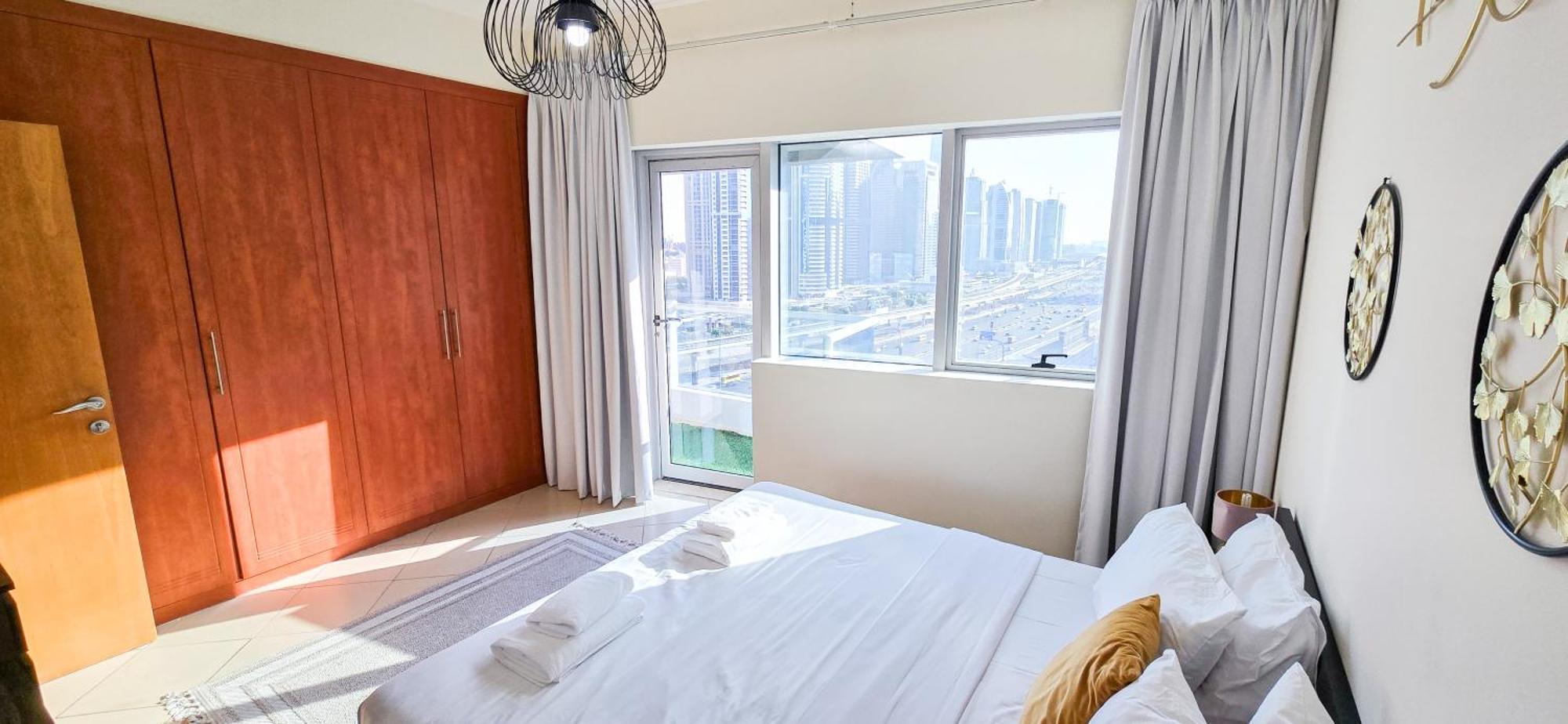 Spacious 2 Bed At Marina High Floor Dubai