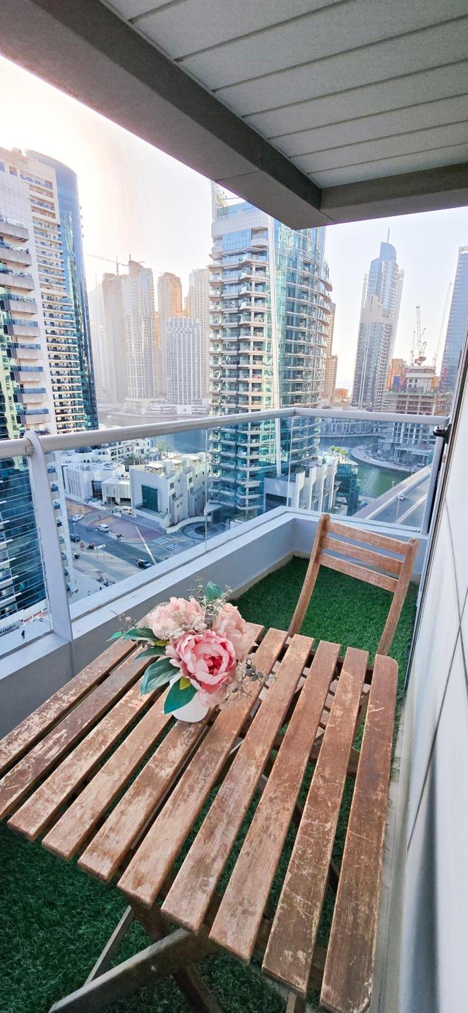 Spacious 2 Bed At Marina High Floor Apartment Dubai