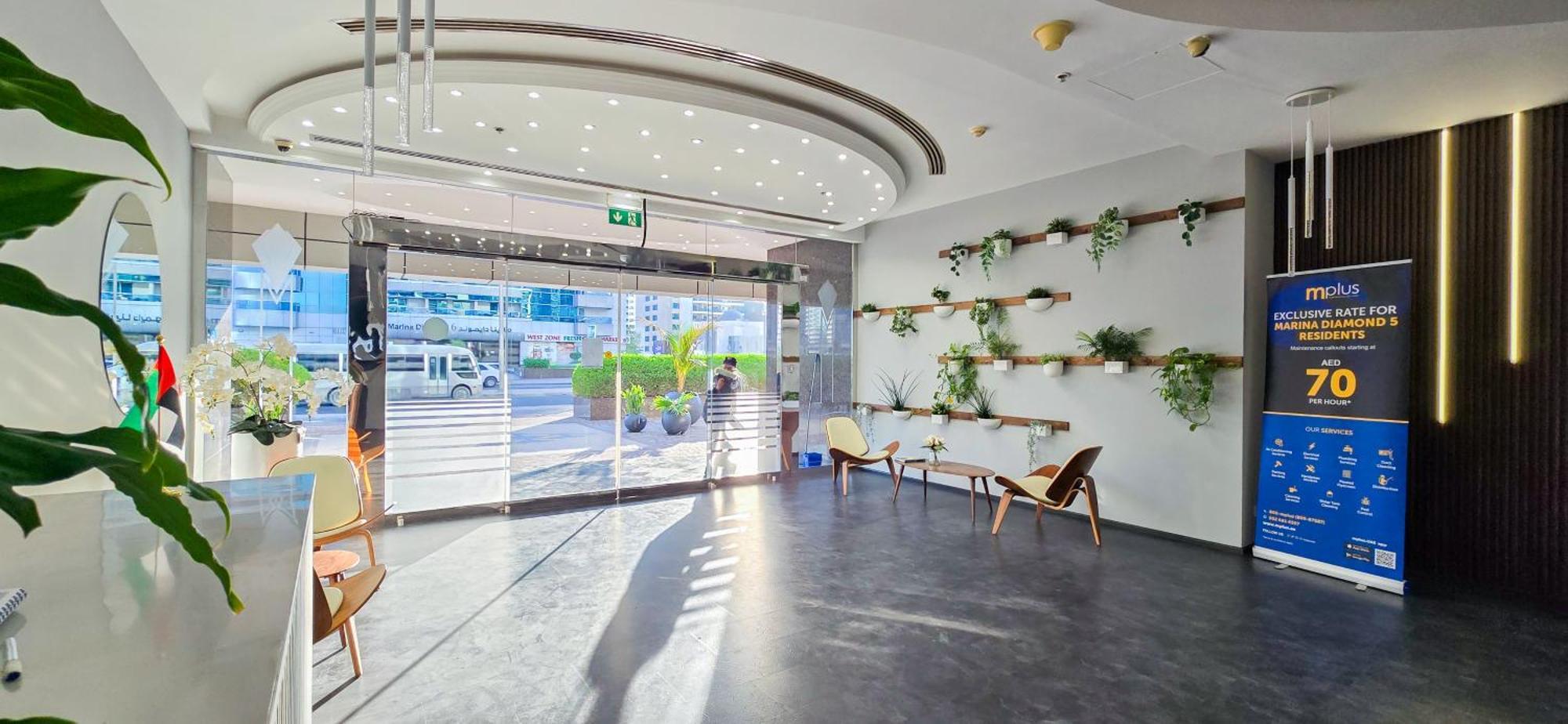 Apartment Spacious 2 Bed At Marina High Floor Dubai