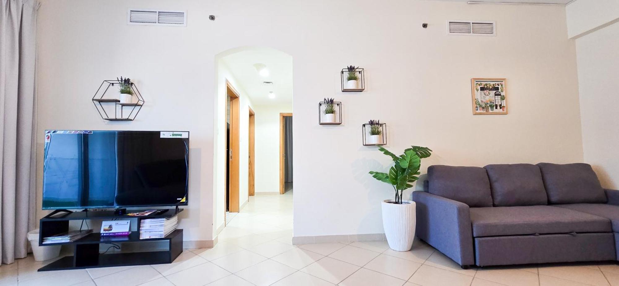 Spacious 2 Bed At Marina High Floor Apartment Dubai