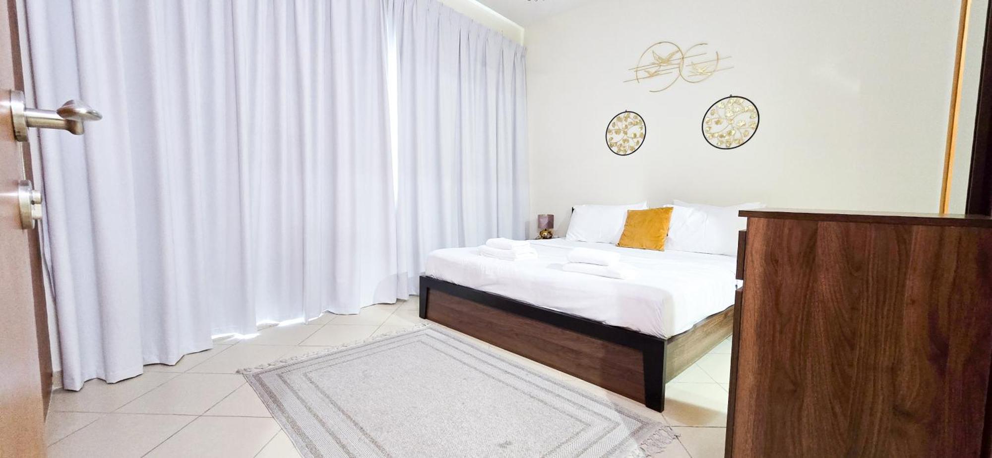 Apartment Spacious 2 Bed At Marina High Floor