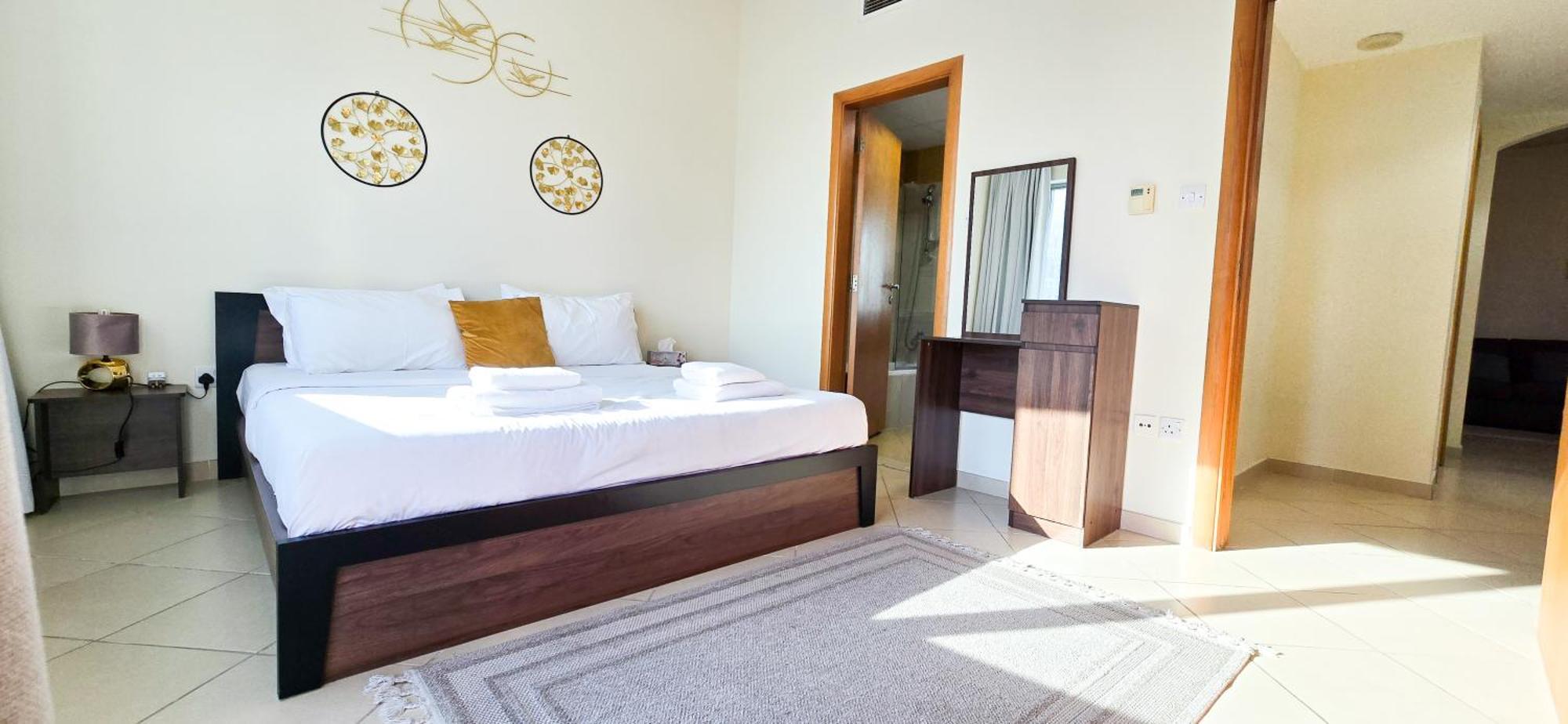 Spacious 2 Bed At Marina High Floor * Dubai