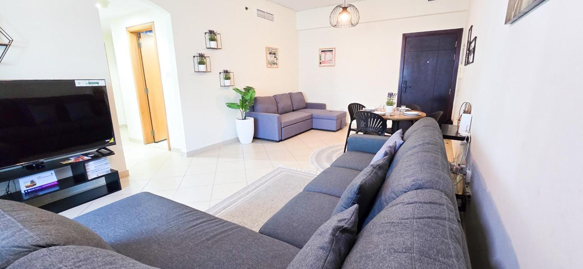 Spacious 2 Bed At Marina High Floor Apartment Dubai