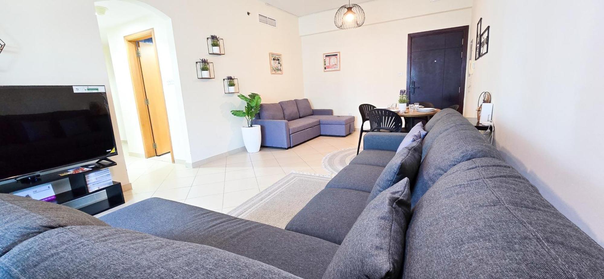 Spacious 2 Bed At Marina High Floor