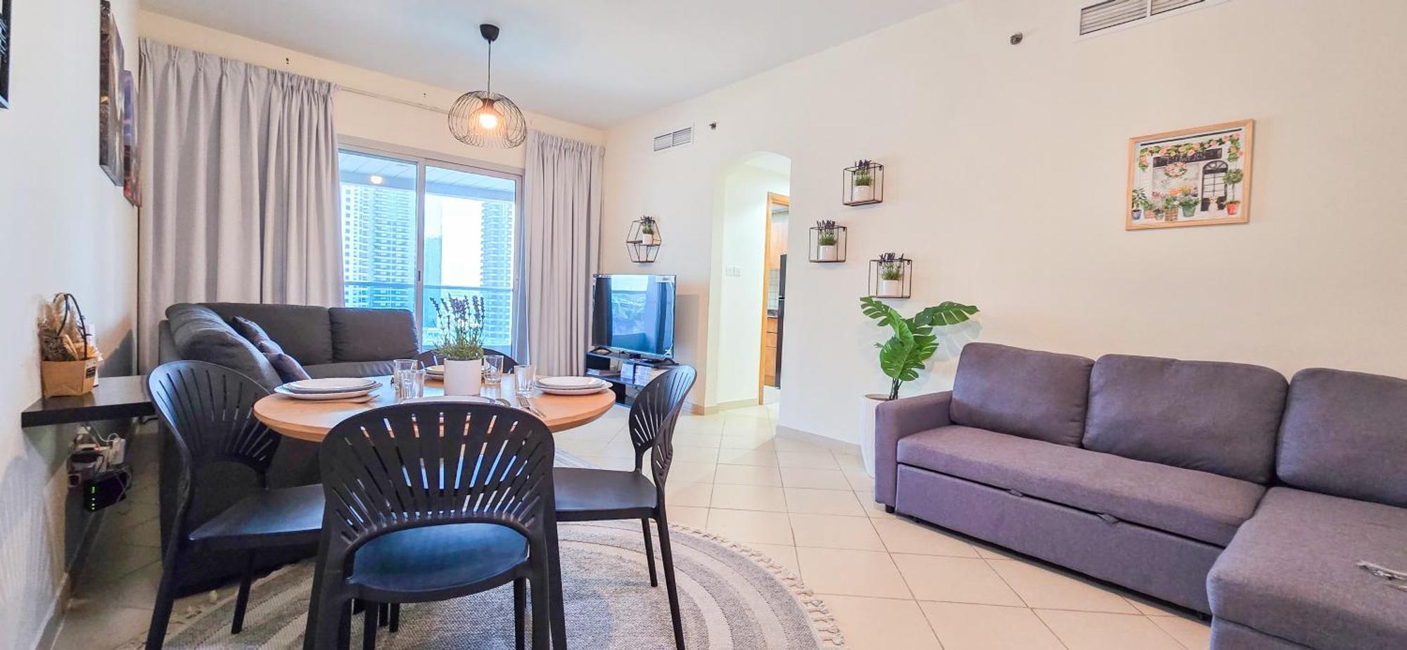 Spacious 2 Bed At Marina High Floor Apartment