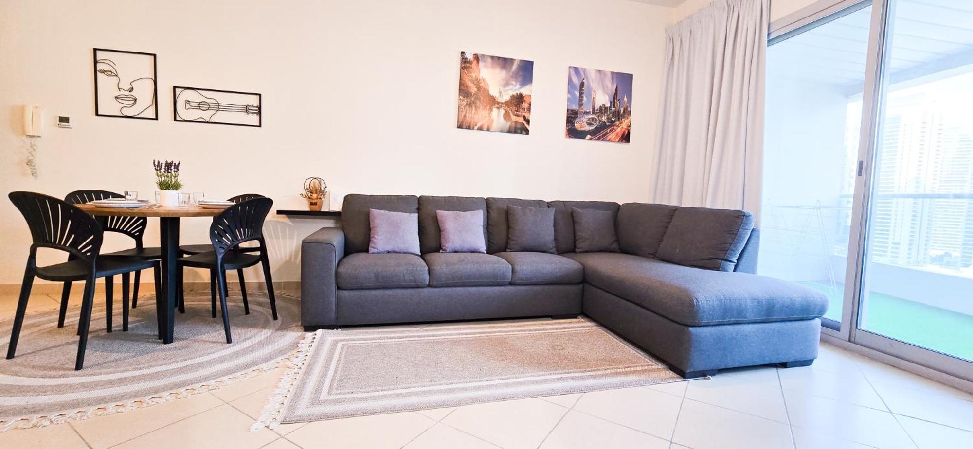 Spacious 2 Bed At Marina High Floor Apartment Dubai