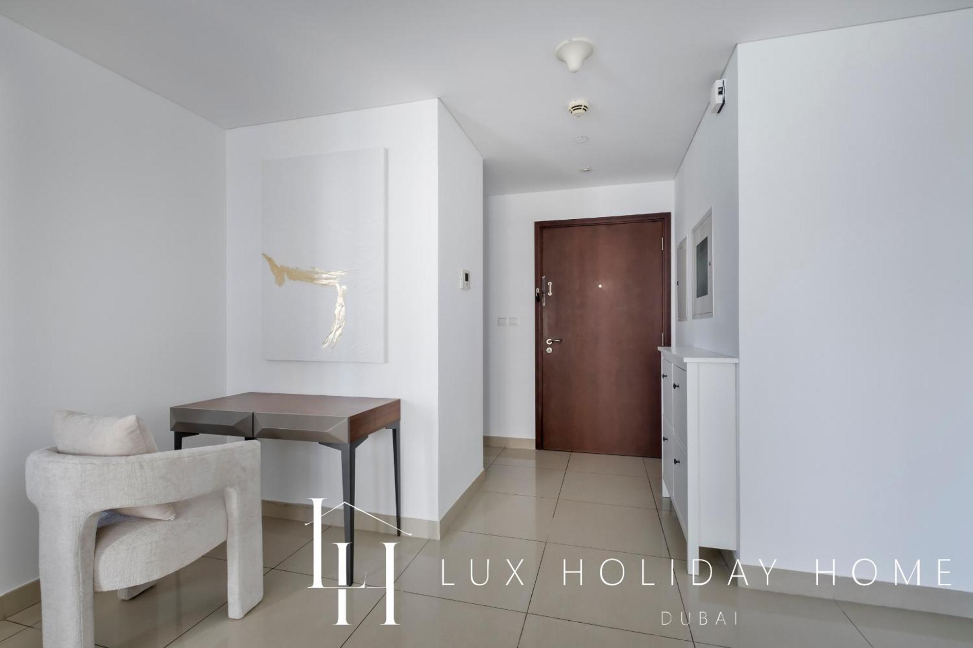 Lux The Fountain View Apartment