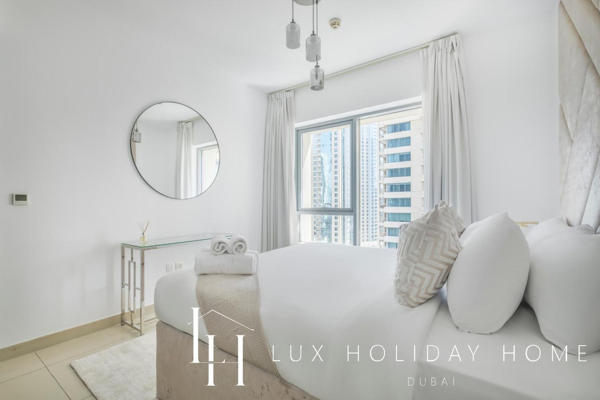 Lux The Fountain View Apartment *