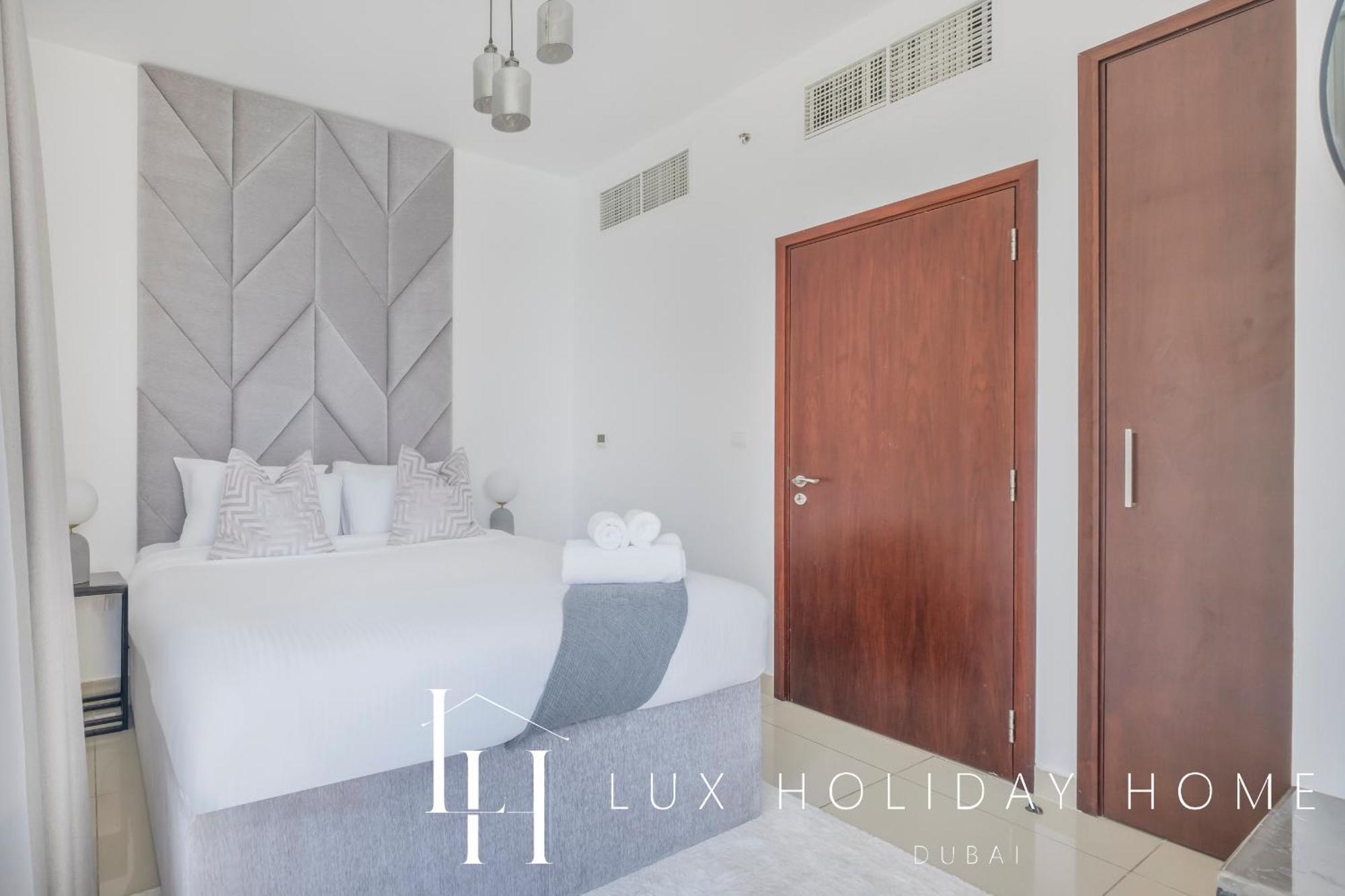 Lux The Fountain View Apartment *