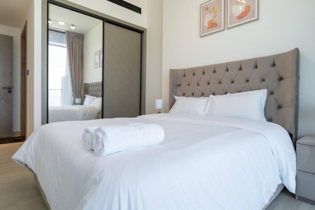 Luxurious 1-bedroom Oasis L Binghatti Corner, Jvc Dubai