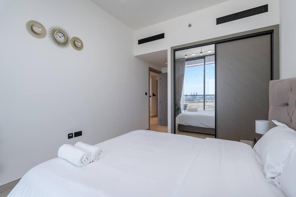Luxurious 1-bedroom Oasis L Binghatti Corner, Jvc