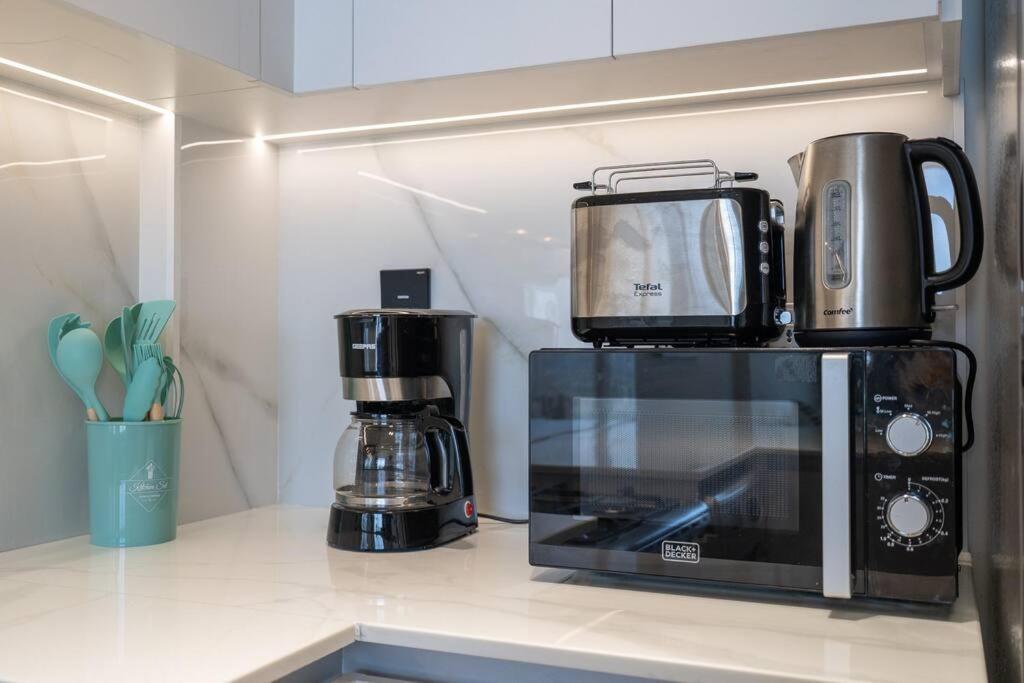 Luxurious 1-bedroom Oasis L Binghatti Corner, Jvc *