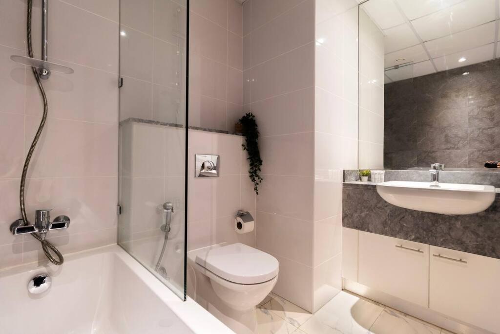 Apartment Burj Khalifa View In Business Bay *