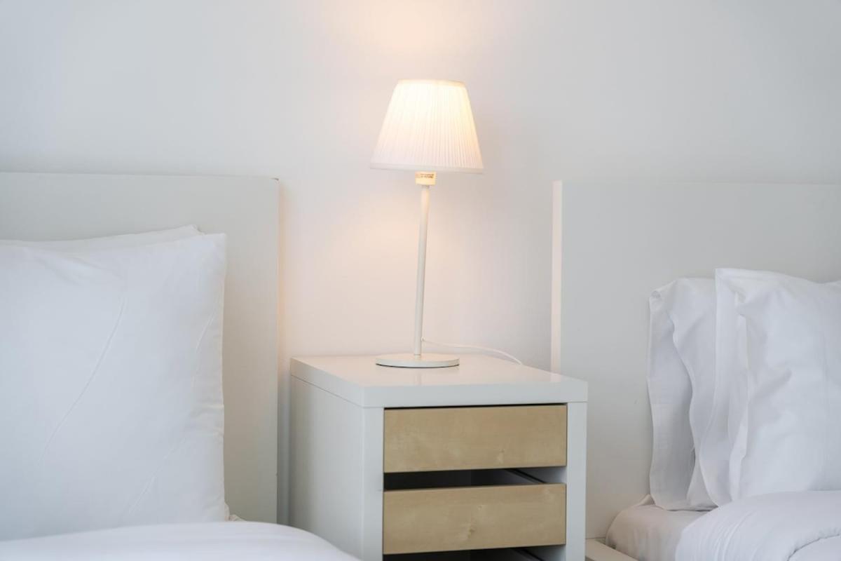 Spacious 2-bedroom With Marina Views In Dec Tower 2