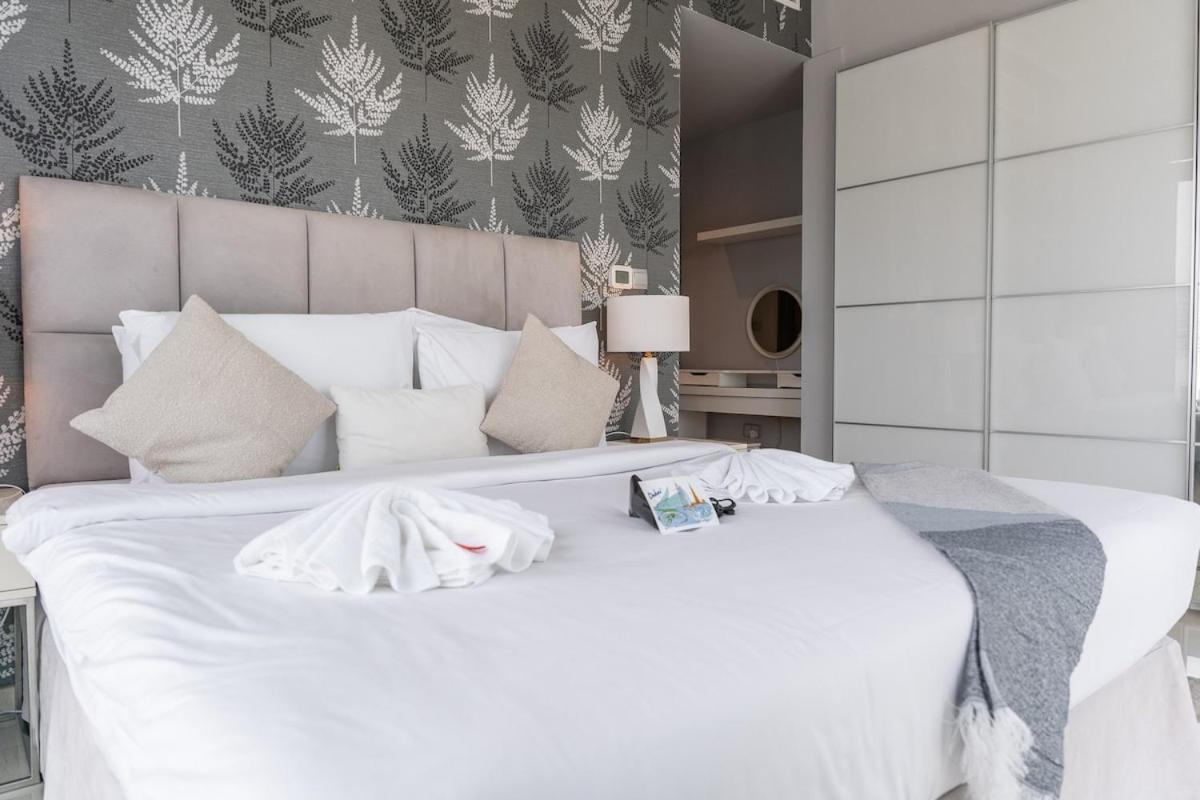 Apartment Spacious 2-bedroom With Marina Views In Dec Tower 2 *