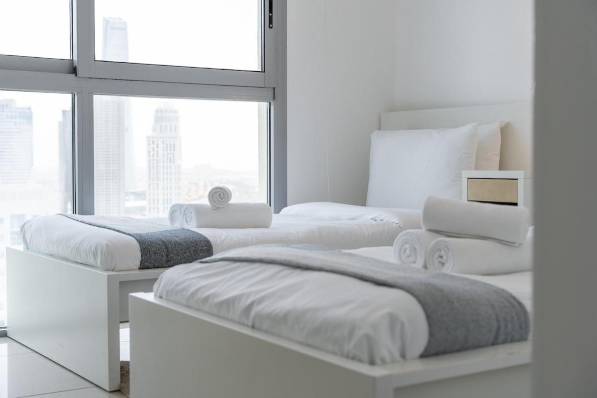 Apartment Spacious 2-bedroom With Marina Views In Dec Tower 2 Dubai