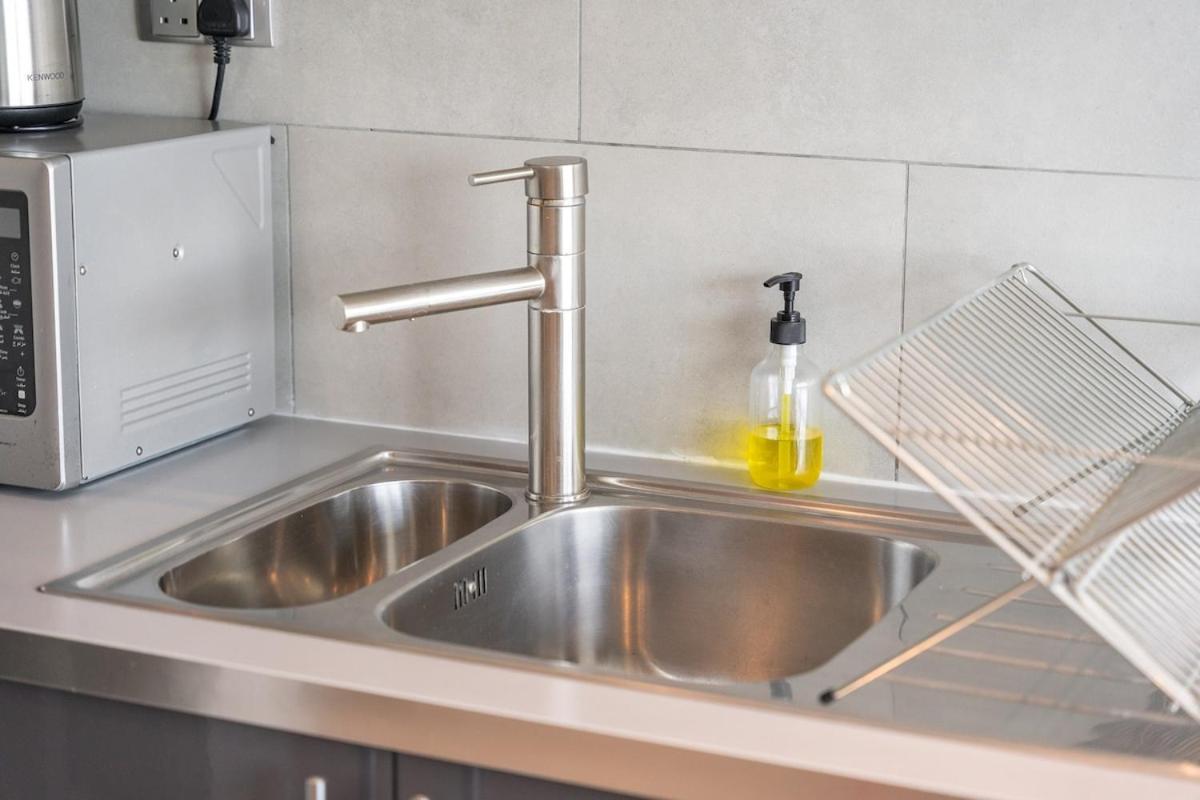 Apartment Spacious 2-bedroom With Marina Views In Dec Tower 2