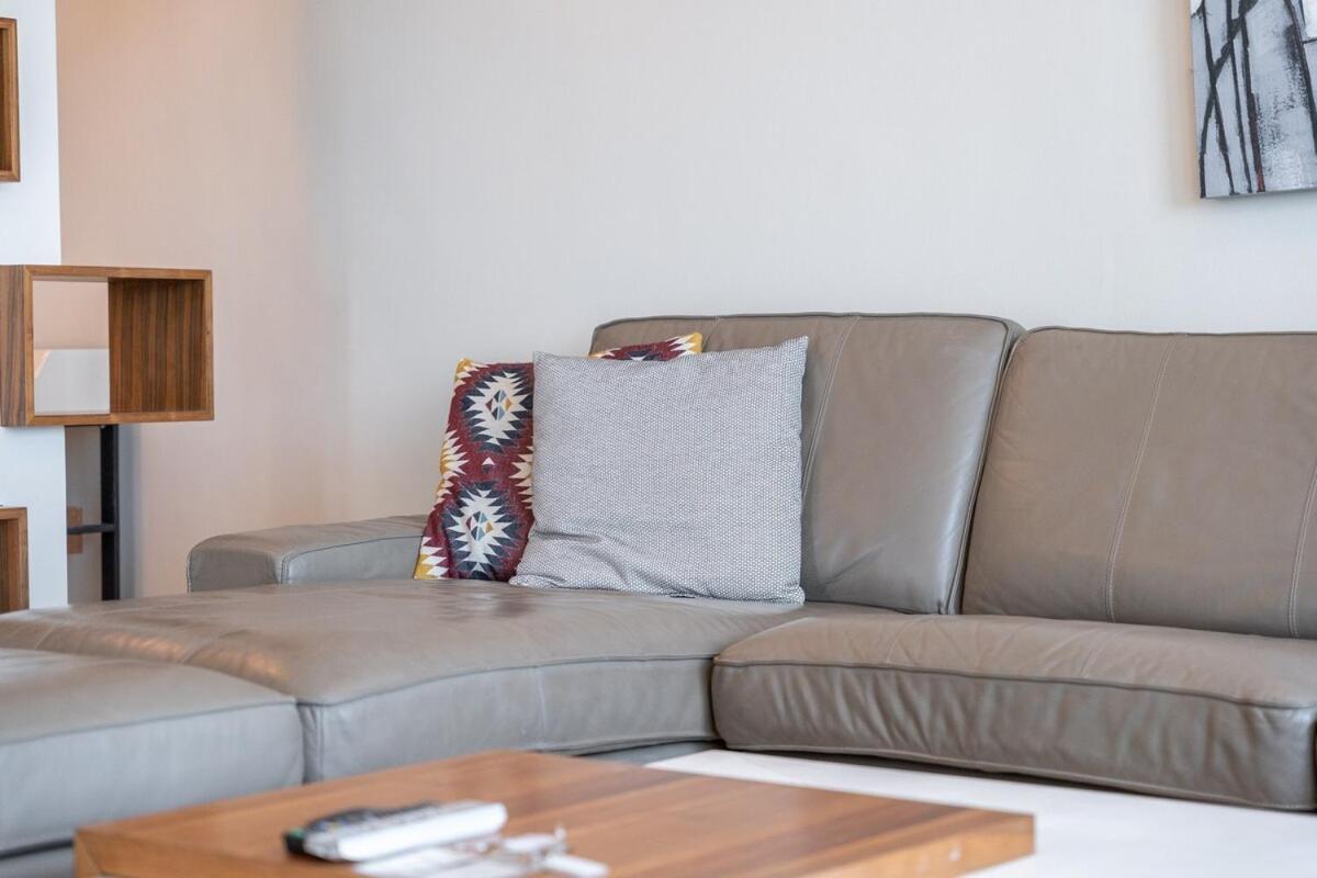 Apartment Spacious 2-bedroom With Marina Views In Dec Tower 2 *