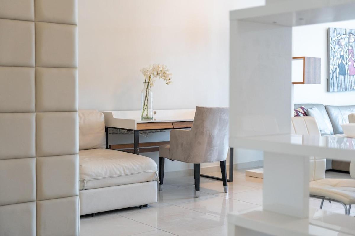 Spacious 2-bedroom With Marina Views In Dec Tower 2 Apartment Dubai
