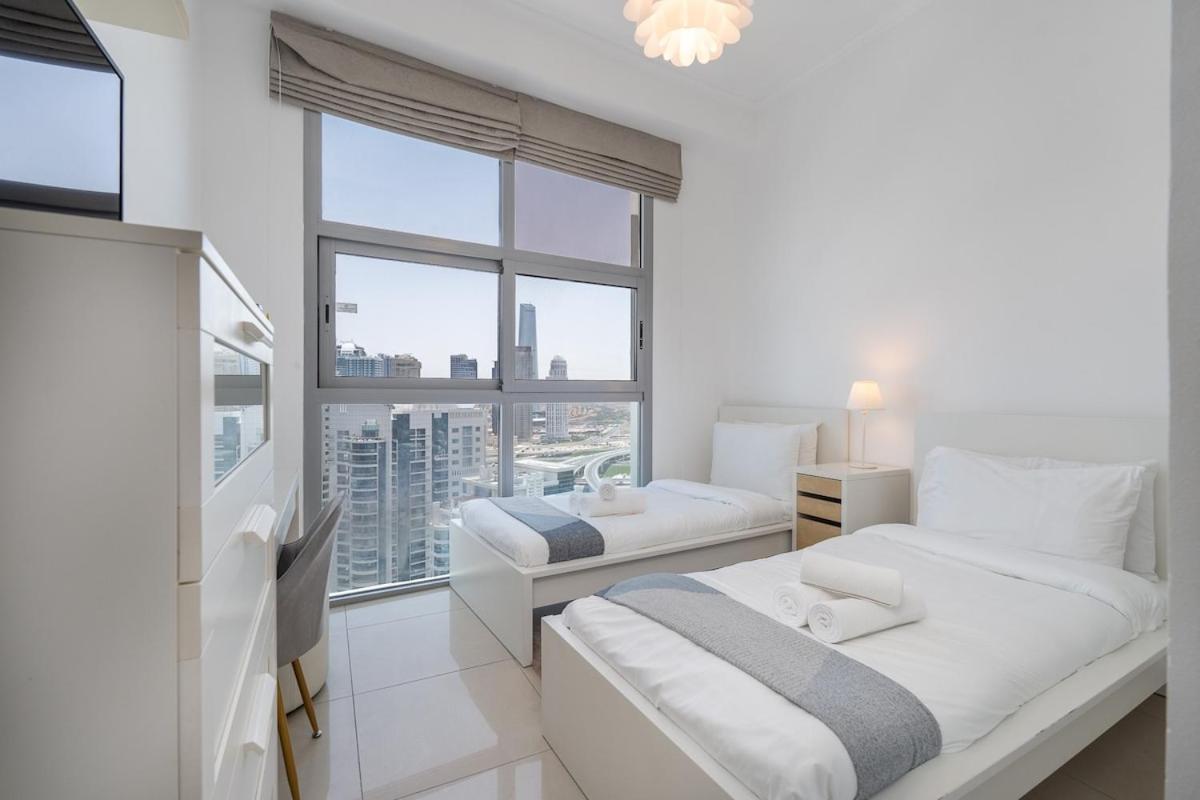 Spacious 2-bedroom With Marina Views In Dec Tower 2