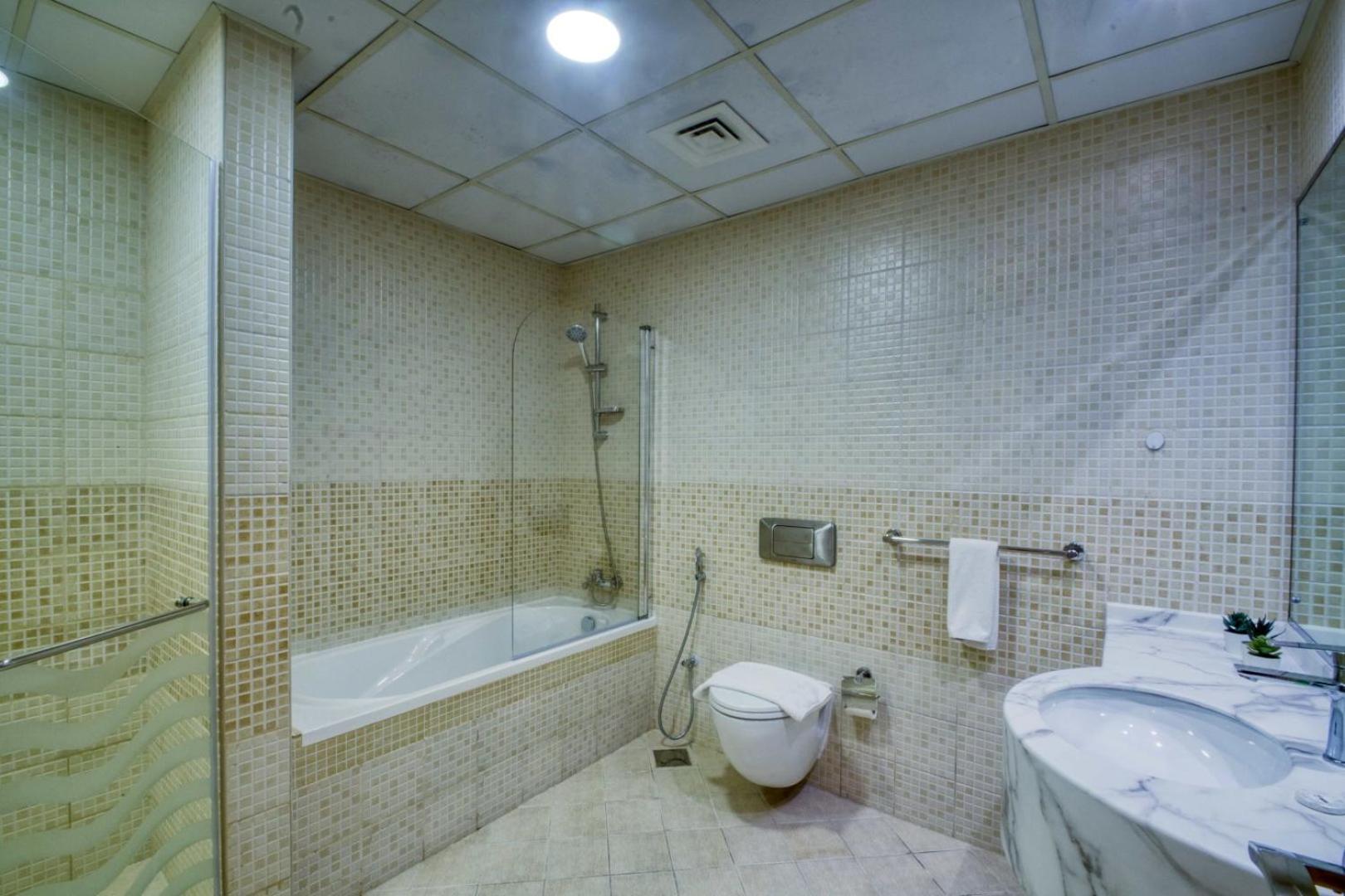Apartment Dream - 3 Bedroom In Sulafa Tower Marina