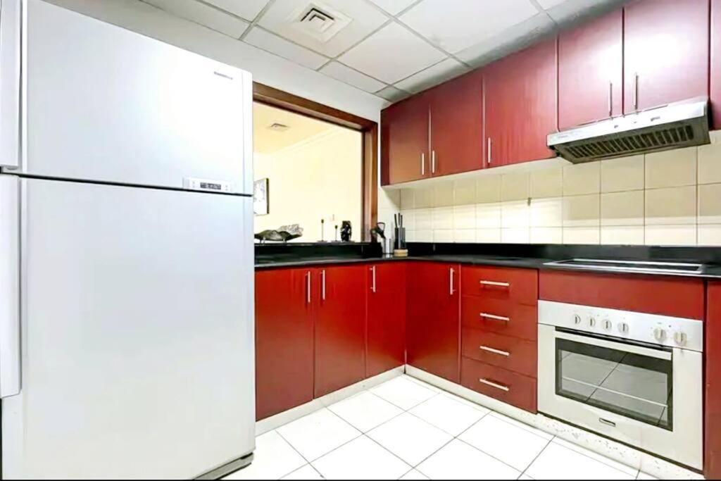 Spacious 2 Bedroom With View Apartment *