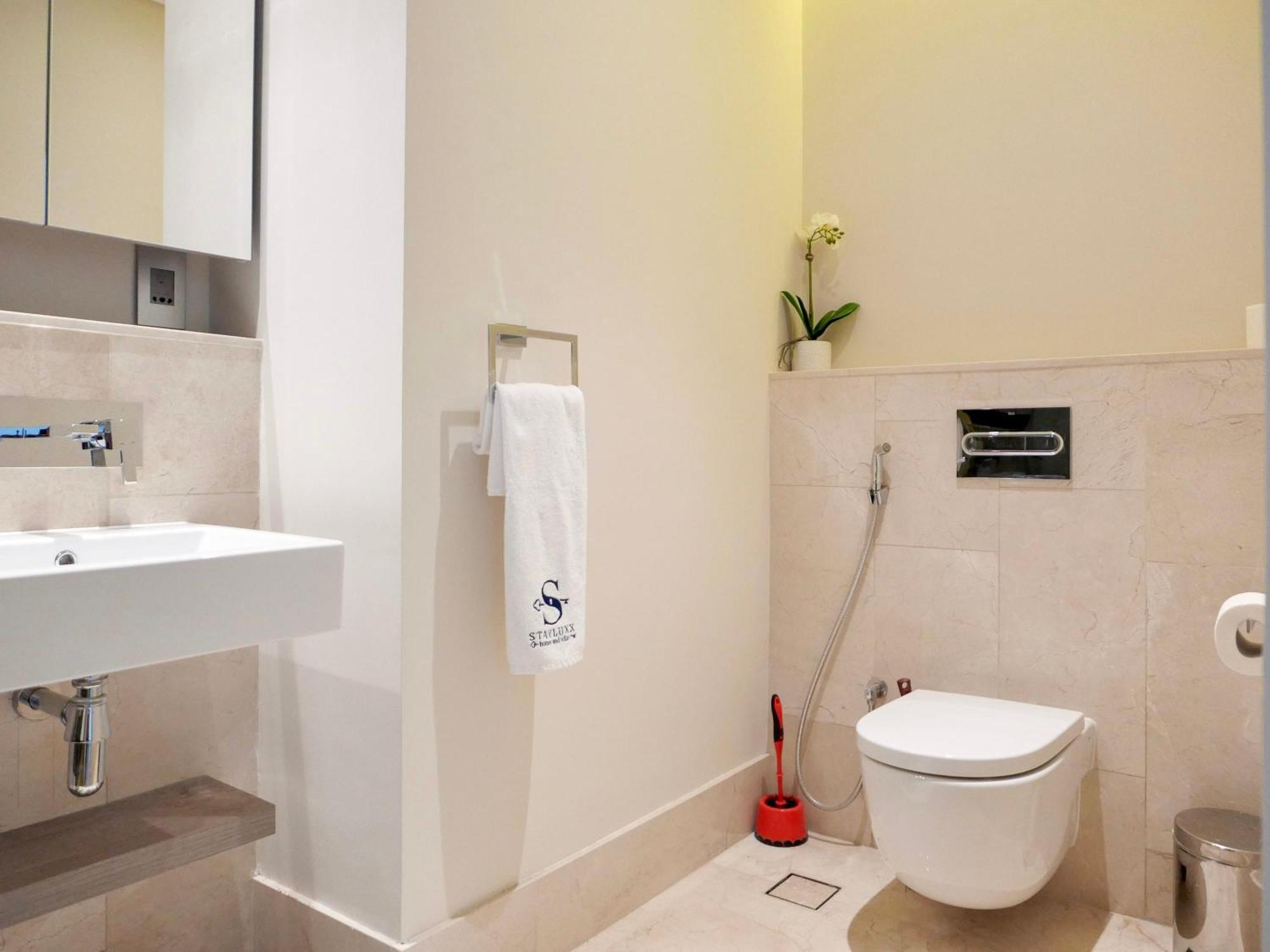 Calm 2br And Children's With Private Garden Apartment *