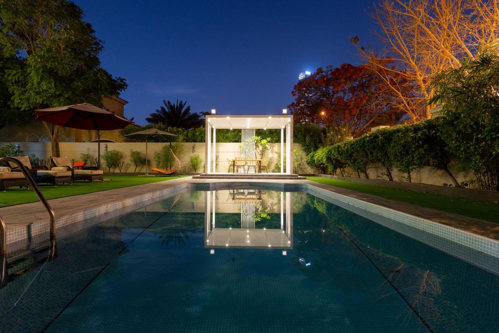 Villa Private In With Swimming Pool And Huge Garden *
