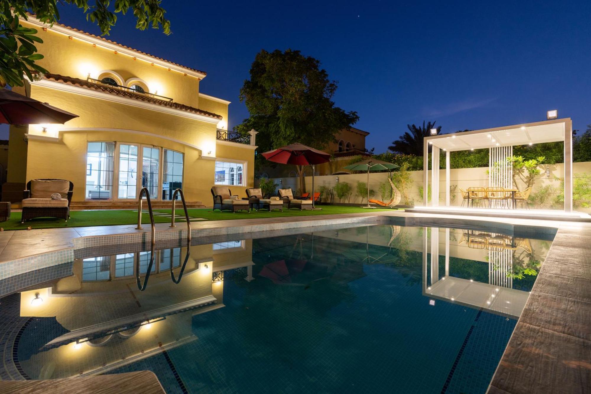 Private In With Swimming Pool And Huge Garden