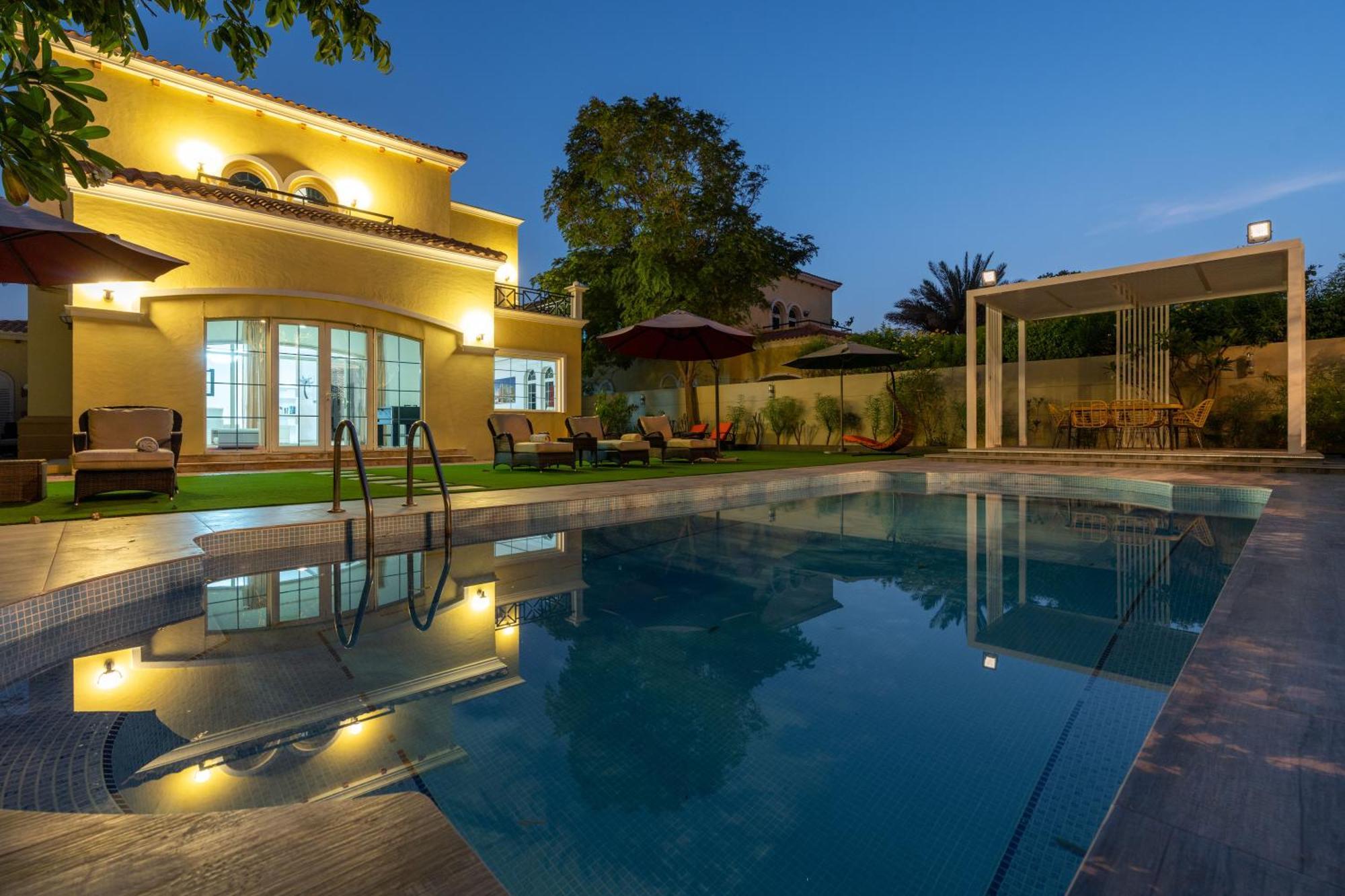 Villa Private In With Swimming Pool And Huge Garden