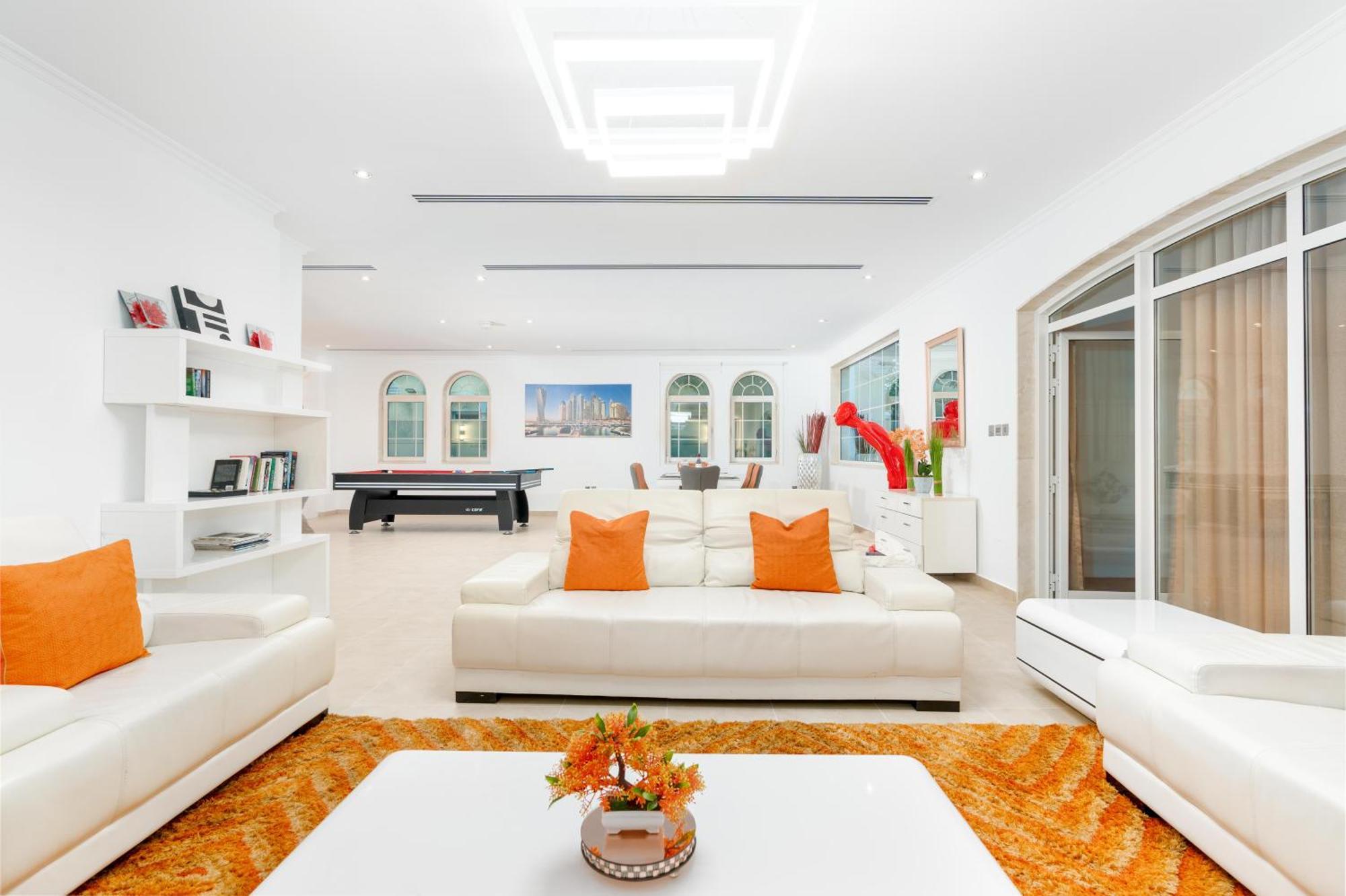 Private In With Swimming Pool And Huge Garden Villa Dubai