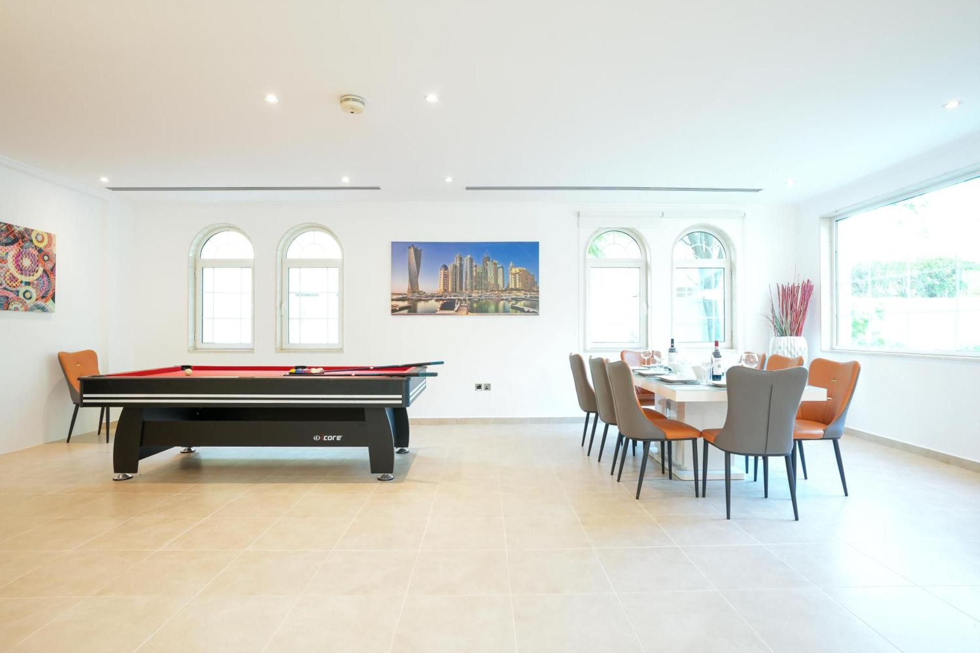 Private In With Swimming Pool And Huge Garden Dubai