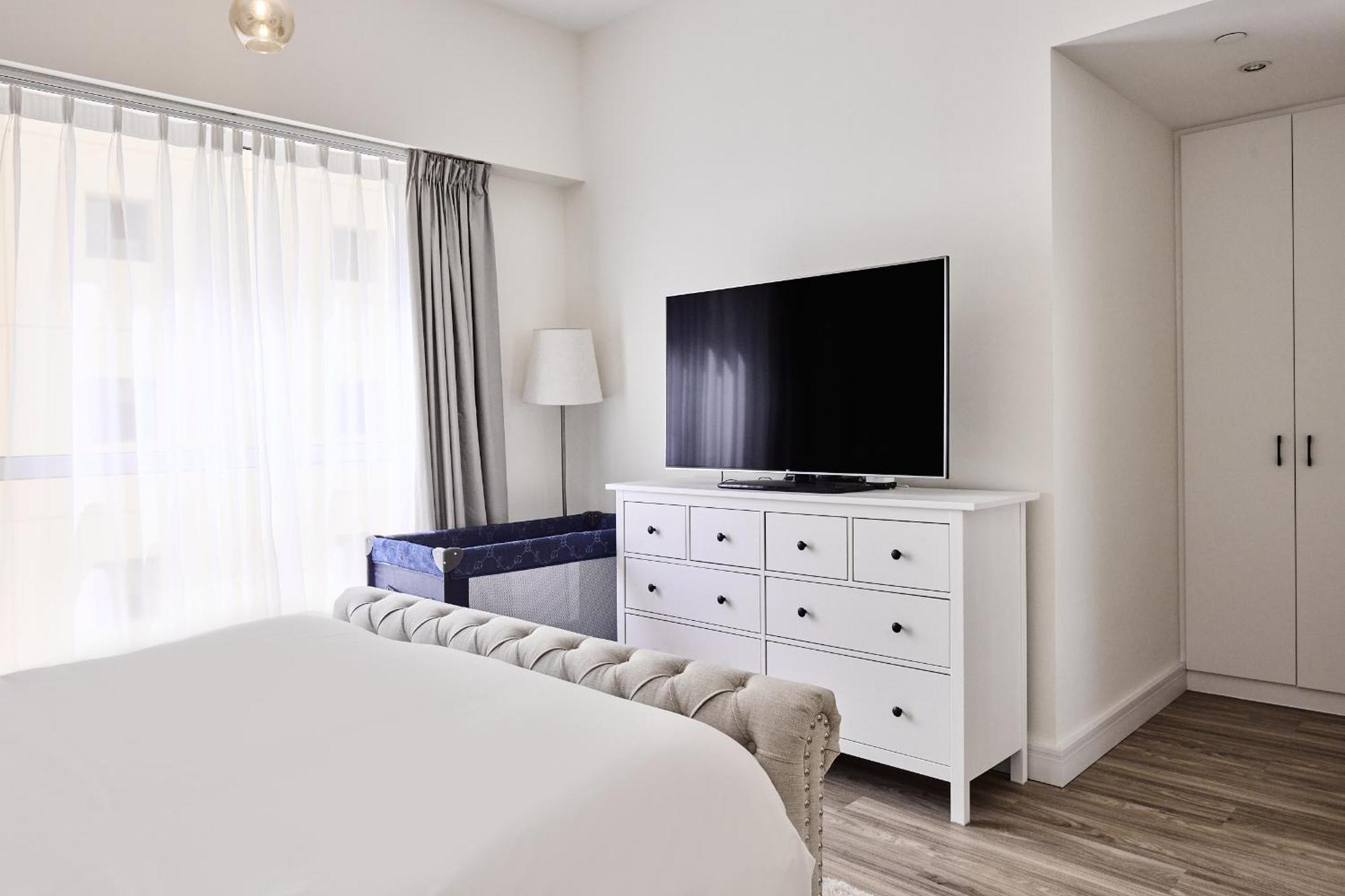Ultimate Luxury 4-bed Jbr Apartment Dubai