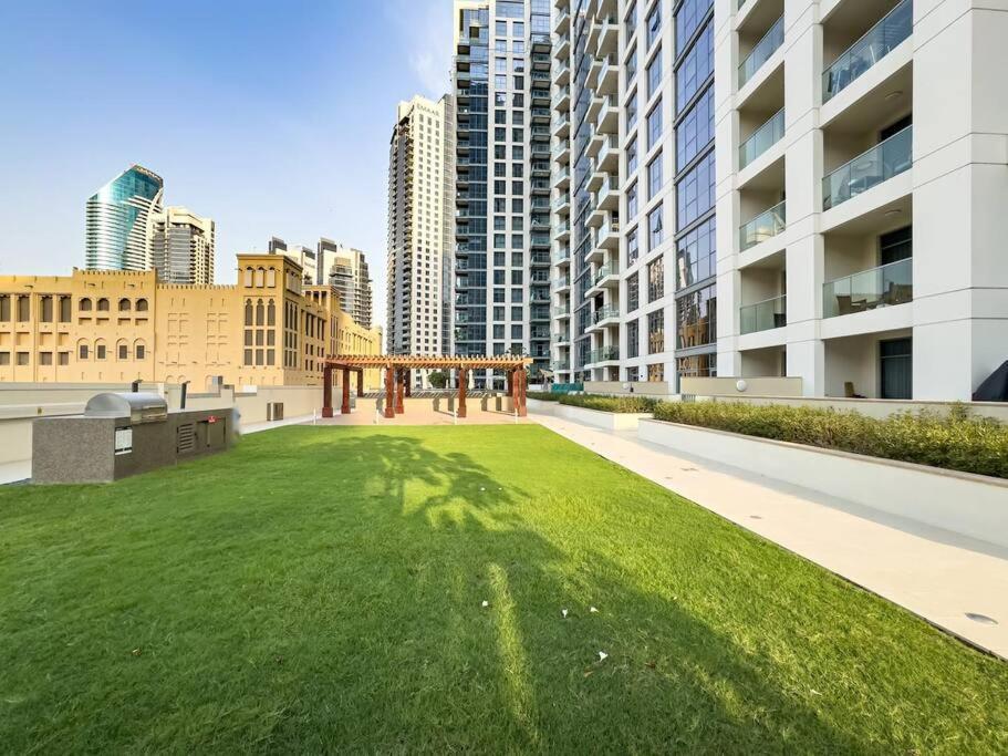 Apartment The Lavish Art House With Full Burj Khalifa View From - Amazing Balcony Setup - Infinity Pool - Near Mall Downtown