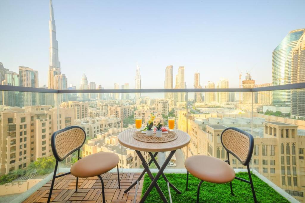The Lavish Art House With Full Burj Khalifa View From - Amazing Balcony Setup - Infinity Pool - Near Mall Downtown