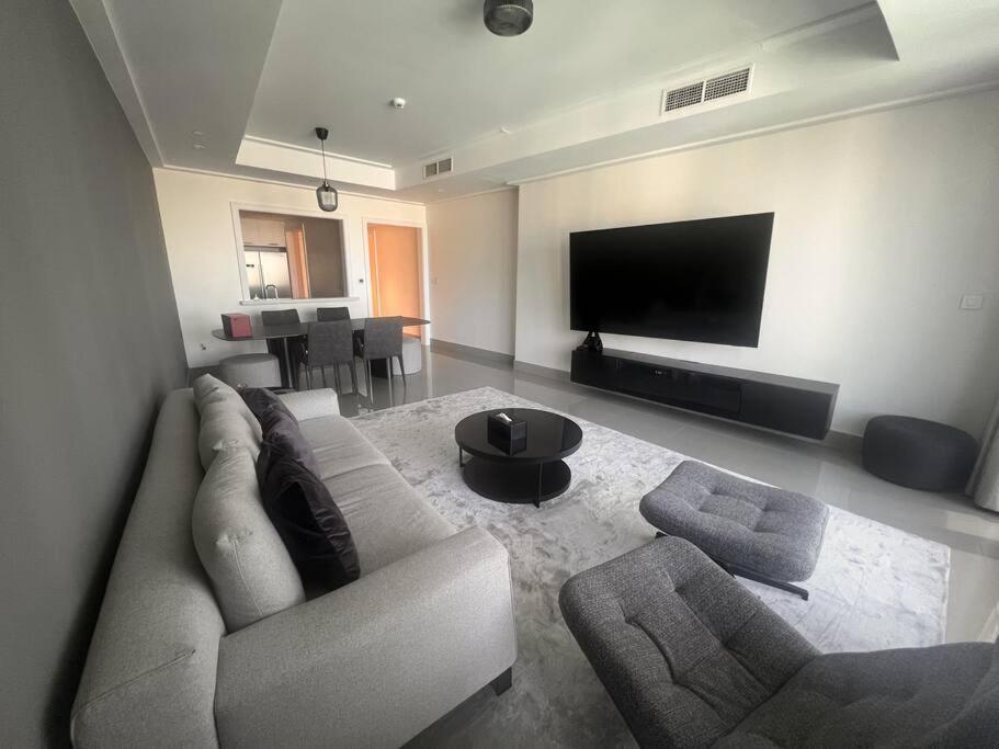 Two Bedroom At Opera Grand Apartment *