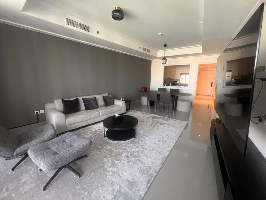 Two Bedroom At Opera Grand