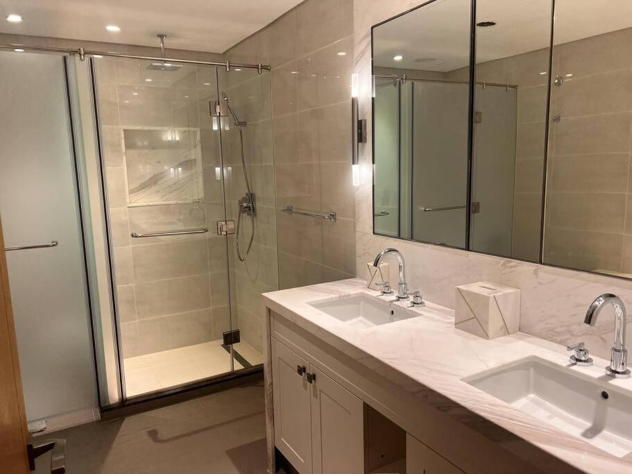 Two Bedroom At Opera Grand