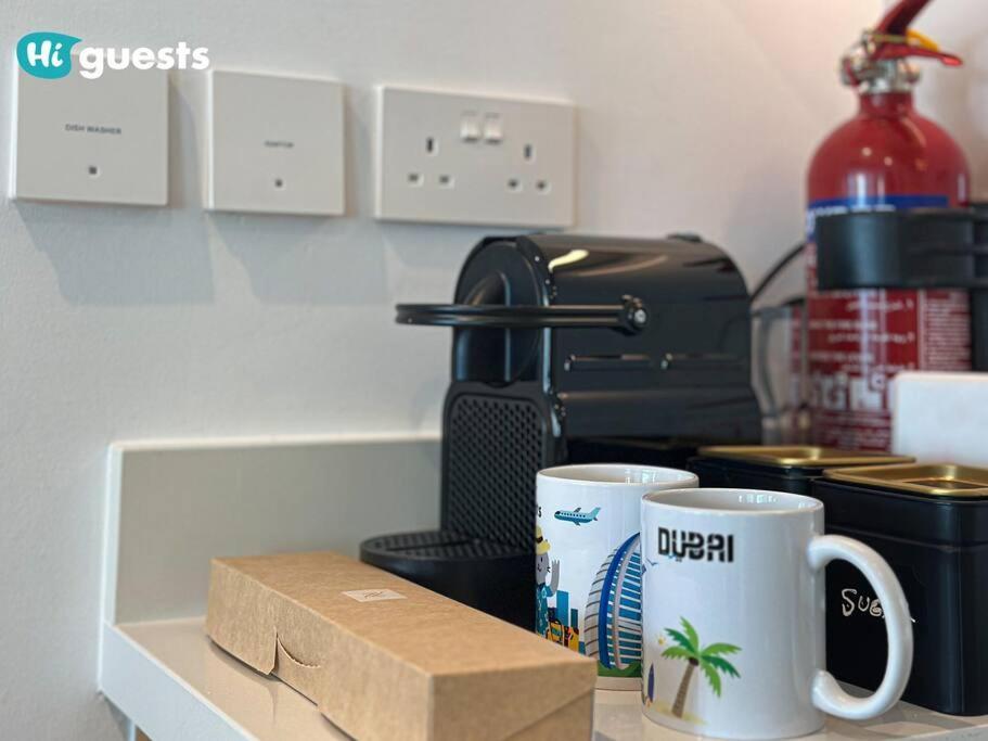 Higuests - Beachside Oasis Stylish 2br In La Vie Apartamento Dubai
