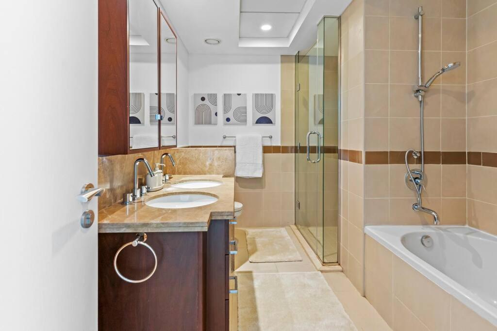 Stylish 1br With Iconic Burj And Fountain Views *