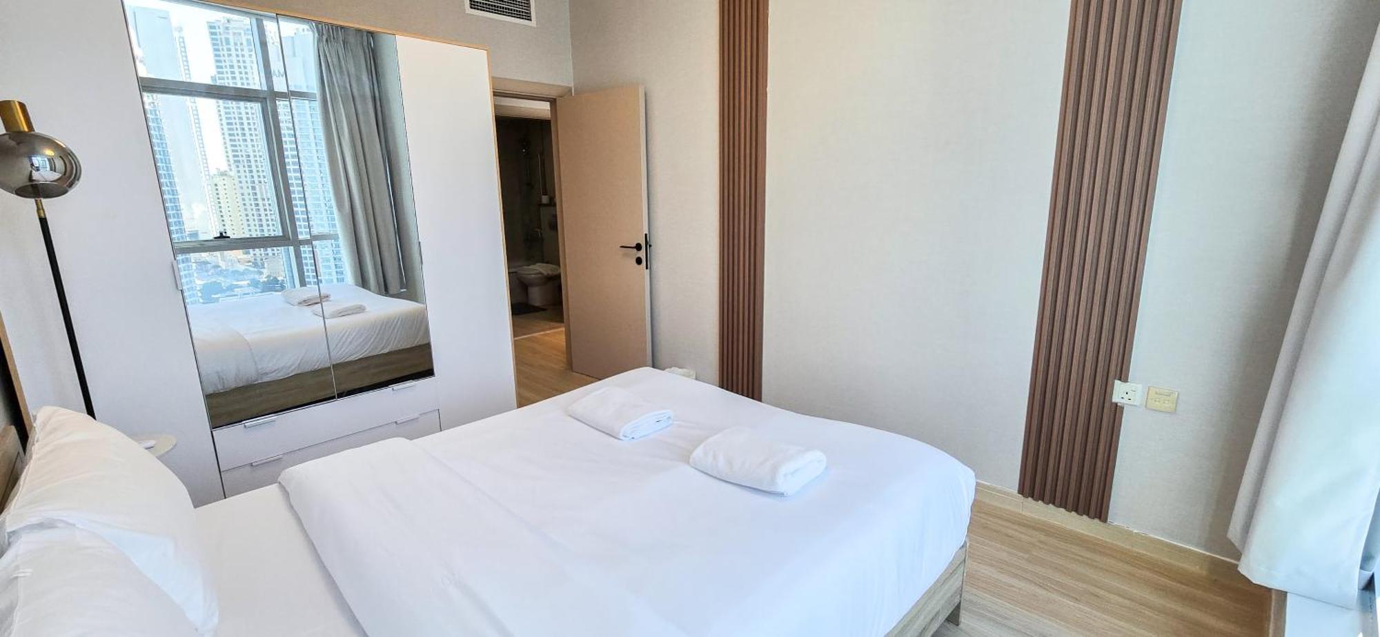 Marina View Spacious 2 Bhk Apartment Dubai