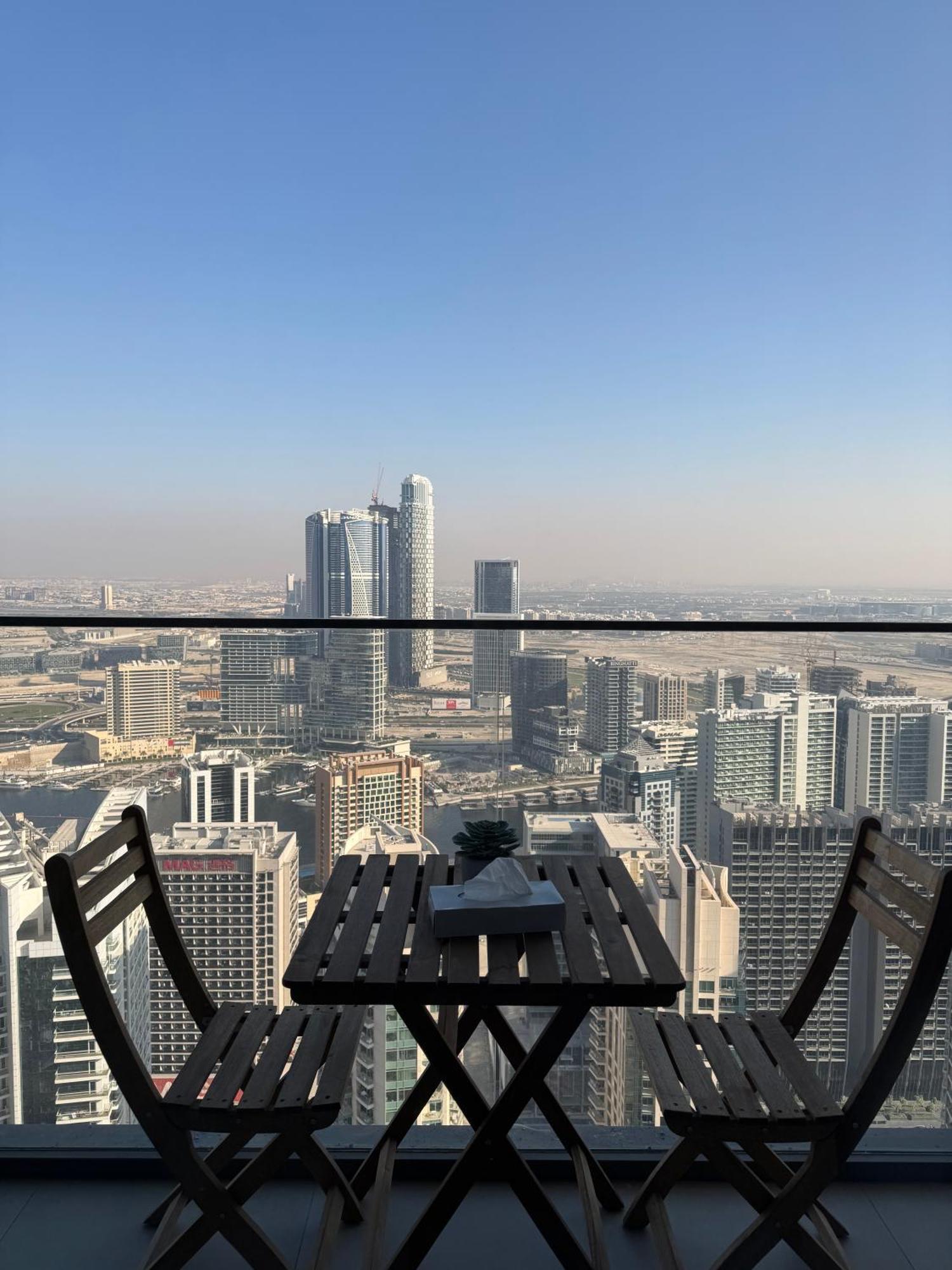 Burj Royale High Floor Near Mall Apartment *