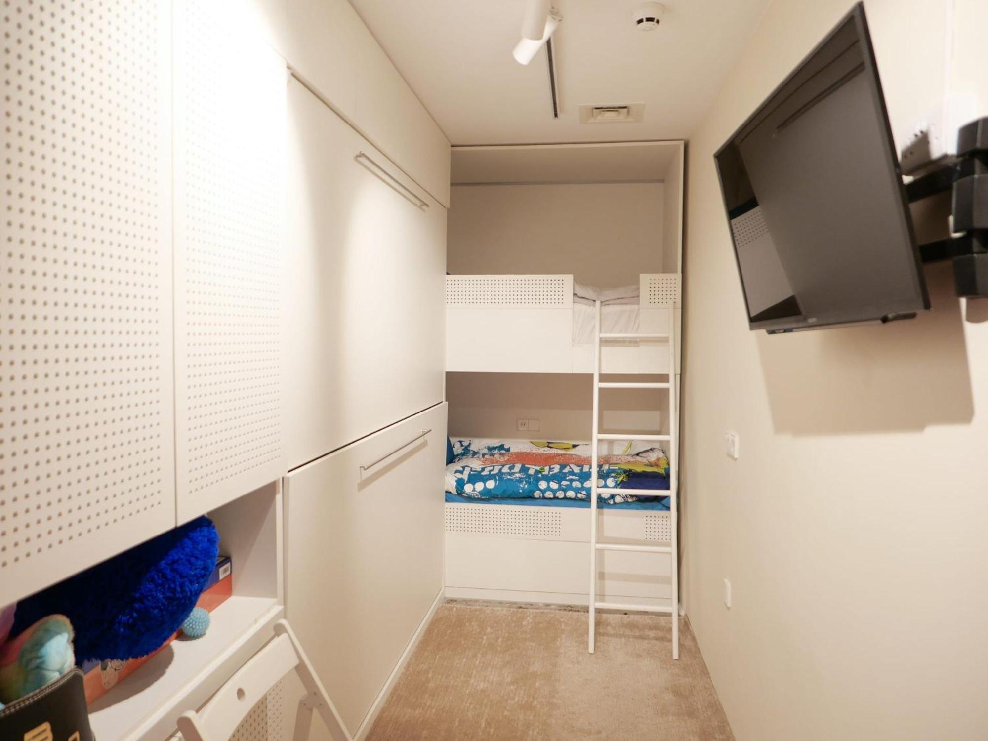 Calm 2br And Children's With Private Garden Dubai